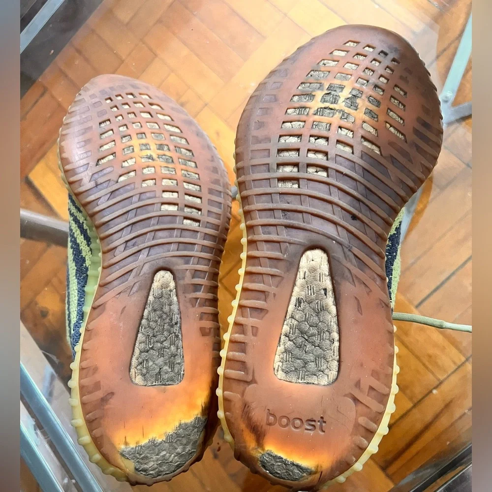 Adidas Yeezy boots - Picture 5 of 6